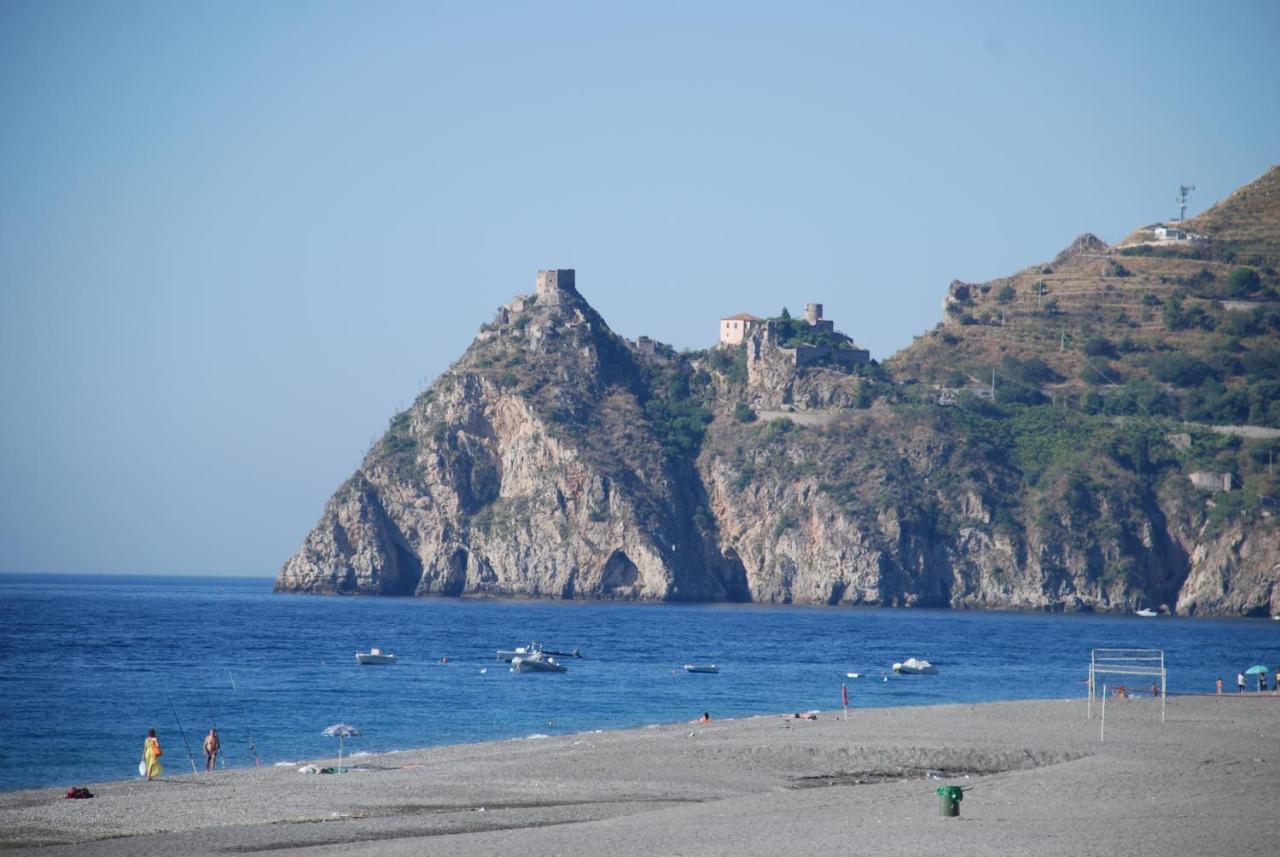 Quattro Torri B&B Santa Teresa Di Riva Εξωτερικό φωτογραφία